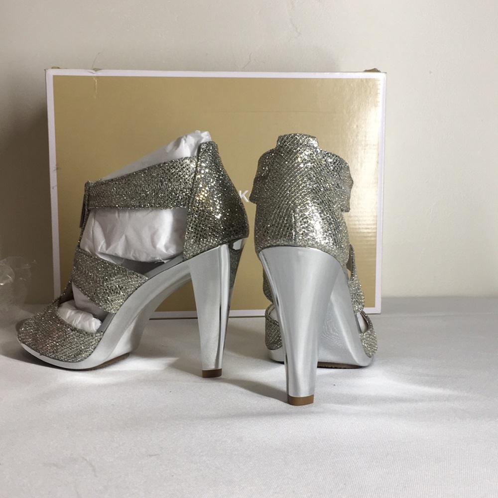 MICHAEL Michael Kors
Berkley T-Strap Dress Sandals - Picture 4 of 8